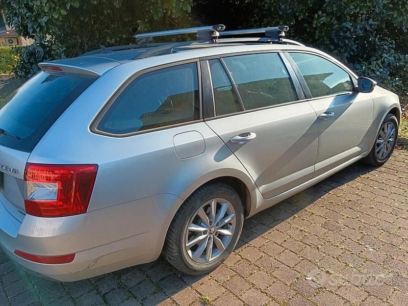 Usata Skoda Octavia G-TEC 110 CV (80 kW) 2016 Grigio Station wagon