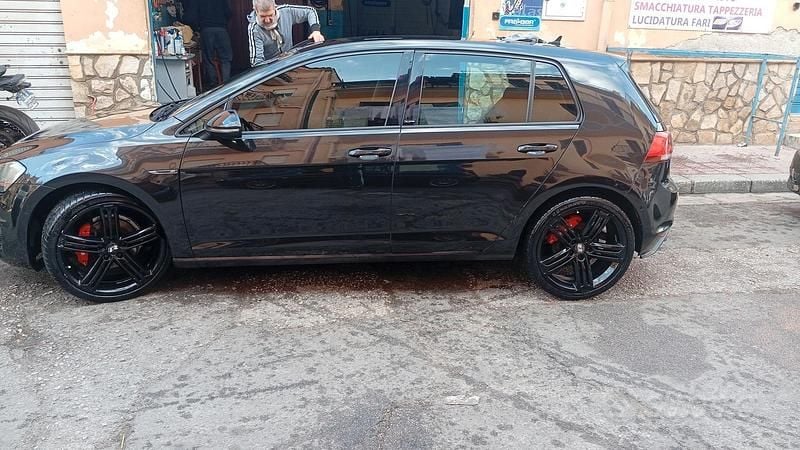 Usata VW Golf VII 105 CV (77 kW) 2013 Nero Utilitaria