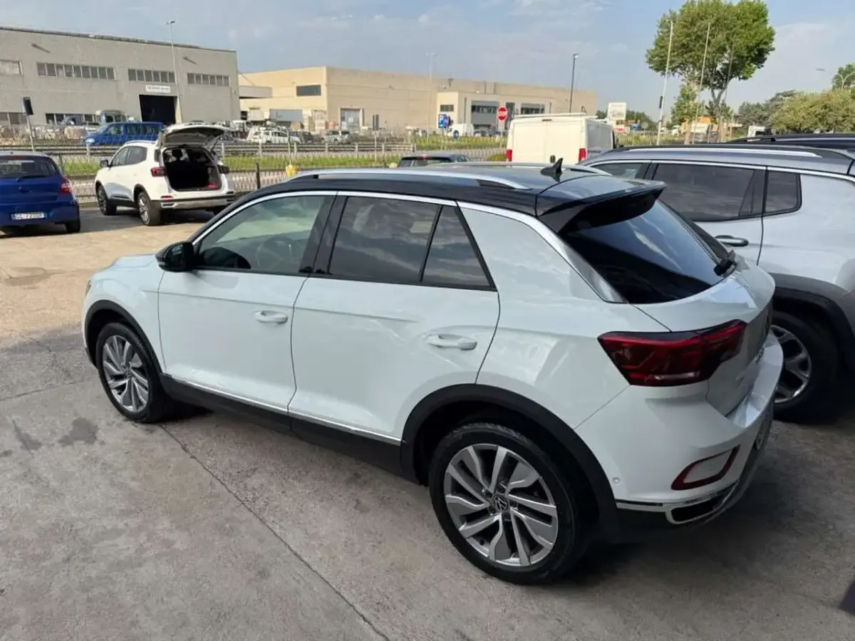 Usata VW T-Roc Style 150 CV (110 kW) 2023 Bianco SUV
