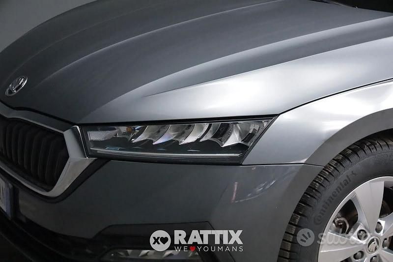 Usata Skoda Octavia Executive 110 CV (80 kW) 2022 Grigio Station wagon