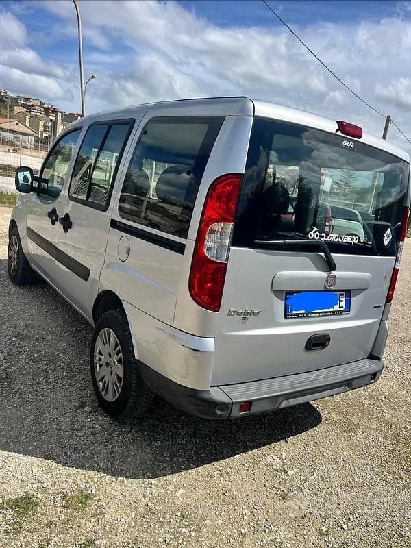 Usata Fiat Doblò Dynamic 105 CV (77 kW) 2009 Grigio Monovolume