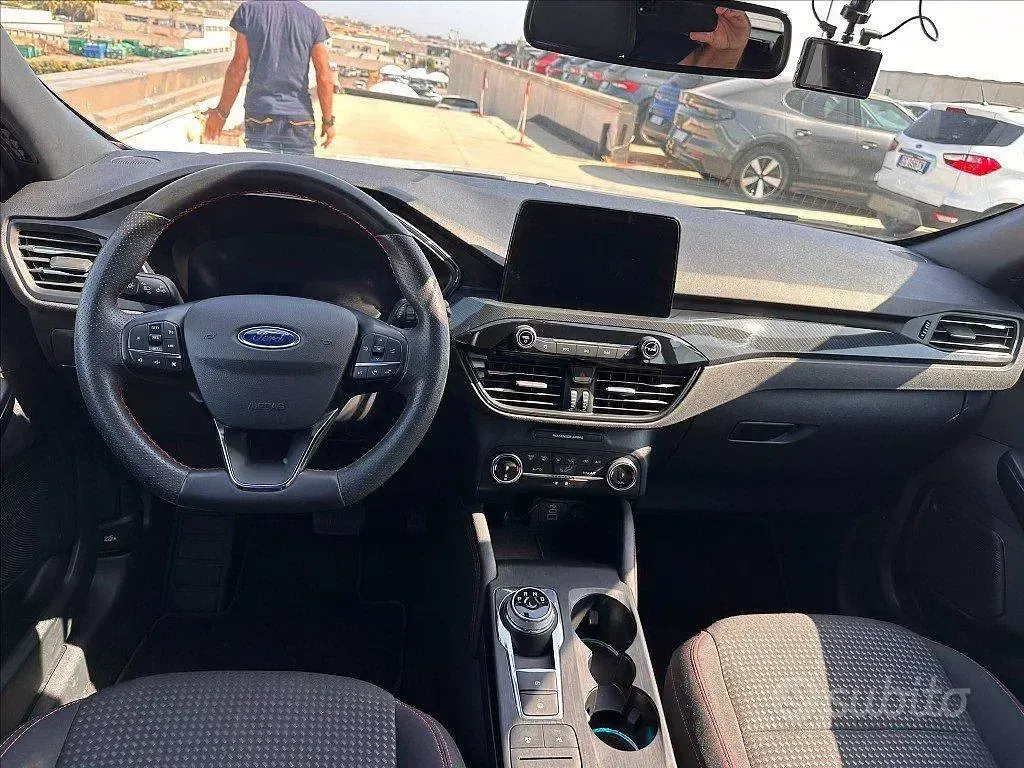 Usata Ford Kuga ST-Line X 190 CV (139 kW) 2024 Bianco SUV