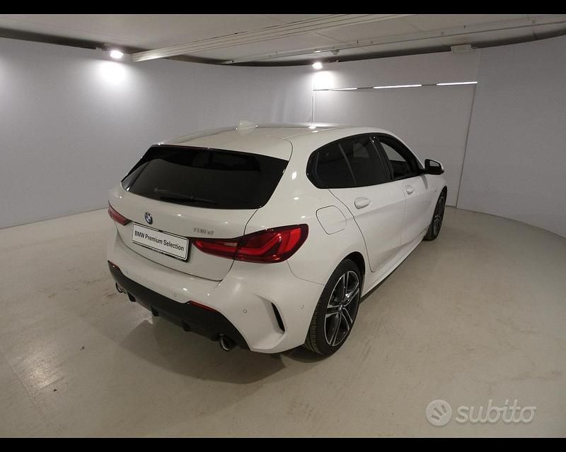 Usata BMW 118 M Sport 149 CV (109 kW) 2024 Alpin white pastello Utilitaria