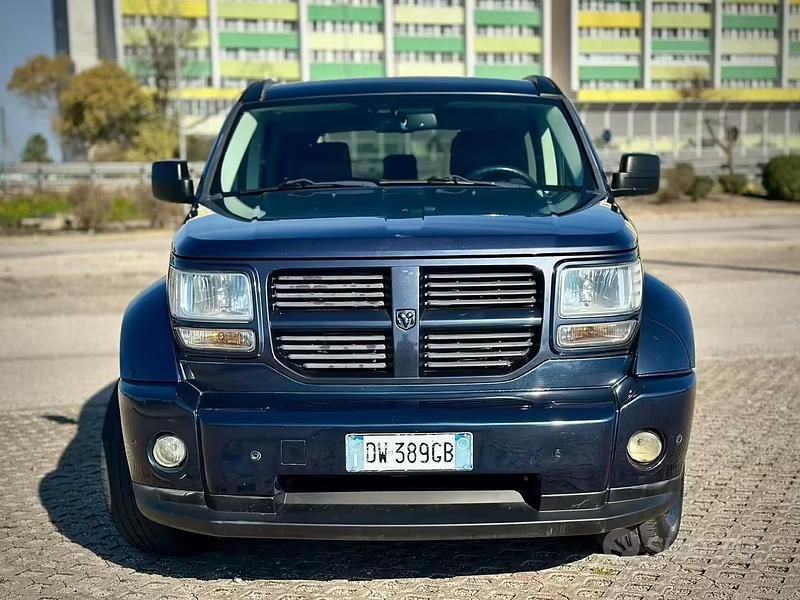 Usata Dodge Nitro SXT 177 CV (130 kW) 2009 Blu SUV