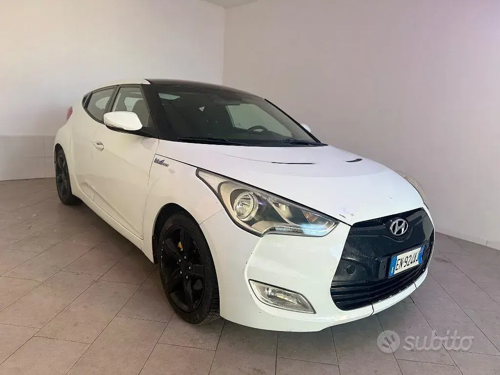 Usata Hyundai Veloster Comfort 140 CV (102 kW) 2012 Beige Utilitaria
