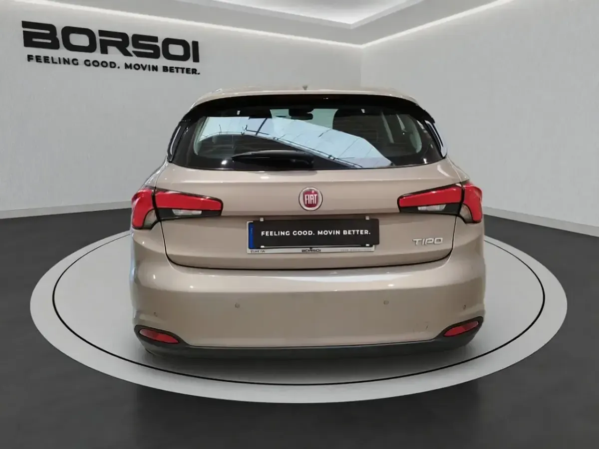 Usata Fiat Tipo Lounge 96 CV (70 kW) 2017 Champagne Berlina