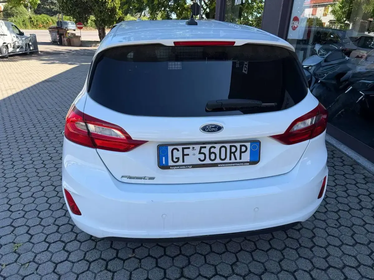 Usata Ford Fiesta 75 CV (55 kW) 2021 Bianco Utilitaria