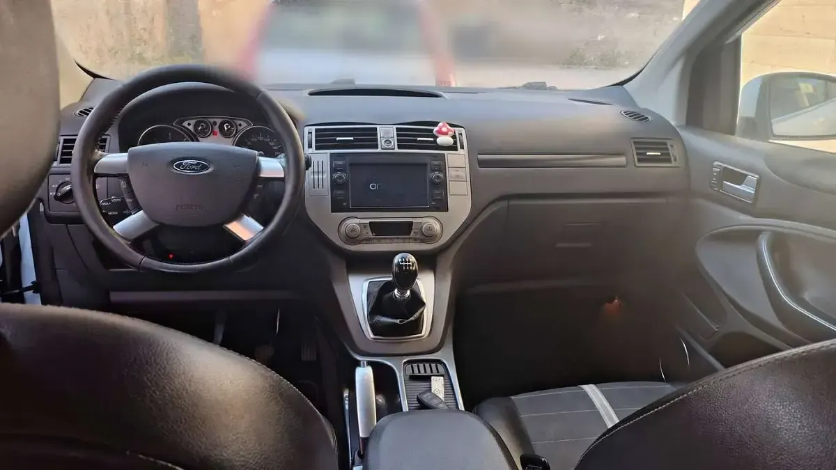 Usata Ford Kuga 140 CV (102 kW) 2012 Bianco SUV