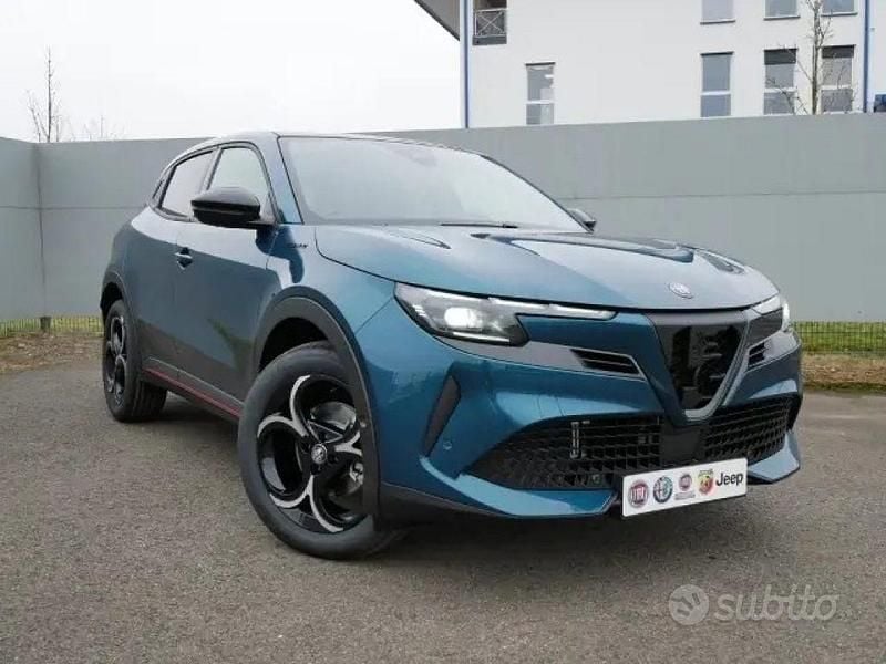 Nuova Alfa Romeo GT Junior Edizione Speciale 136 CV (100 kW) 2025 Blu SUV