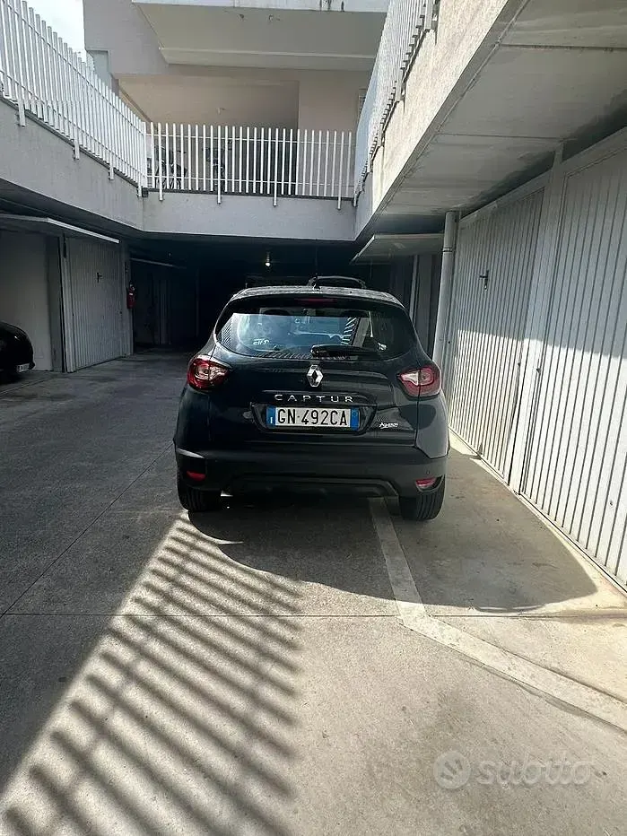 Usata Renault Captur Zen 90 CV (66 kW) 2019 Blu SUV