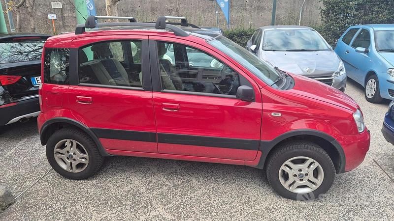 Usata Fiat Panda 4x4 69 CV (50 kW) 2007 Rosso Utilitaria