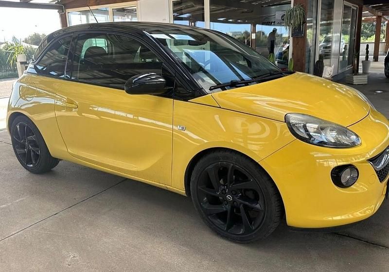 Usata Opel Adam Rocks Rocks 70 CV (51 kW) 2015 Giallo Utilitaria