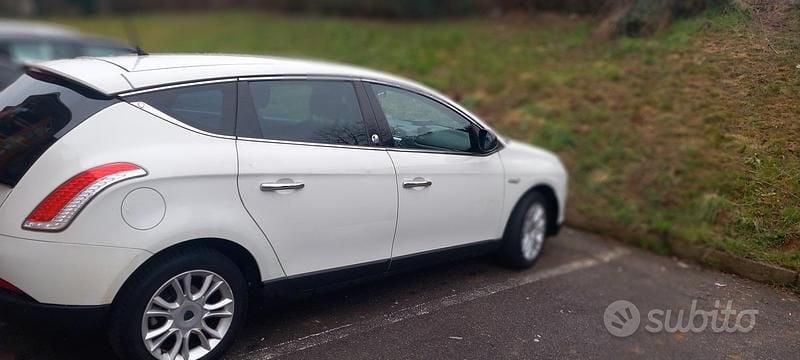 Usata Lancia Delta 120 CV (88 kW) 2013 Bianco Utilitaria