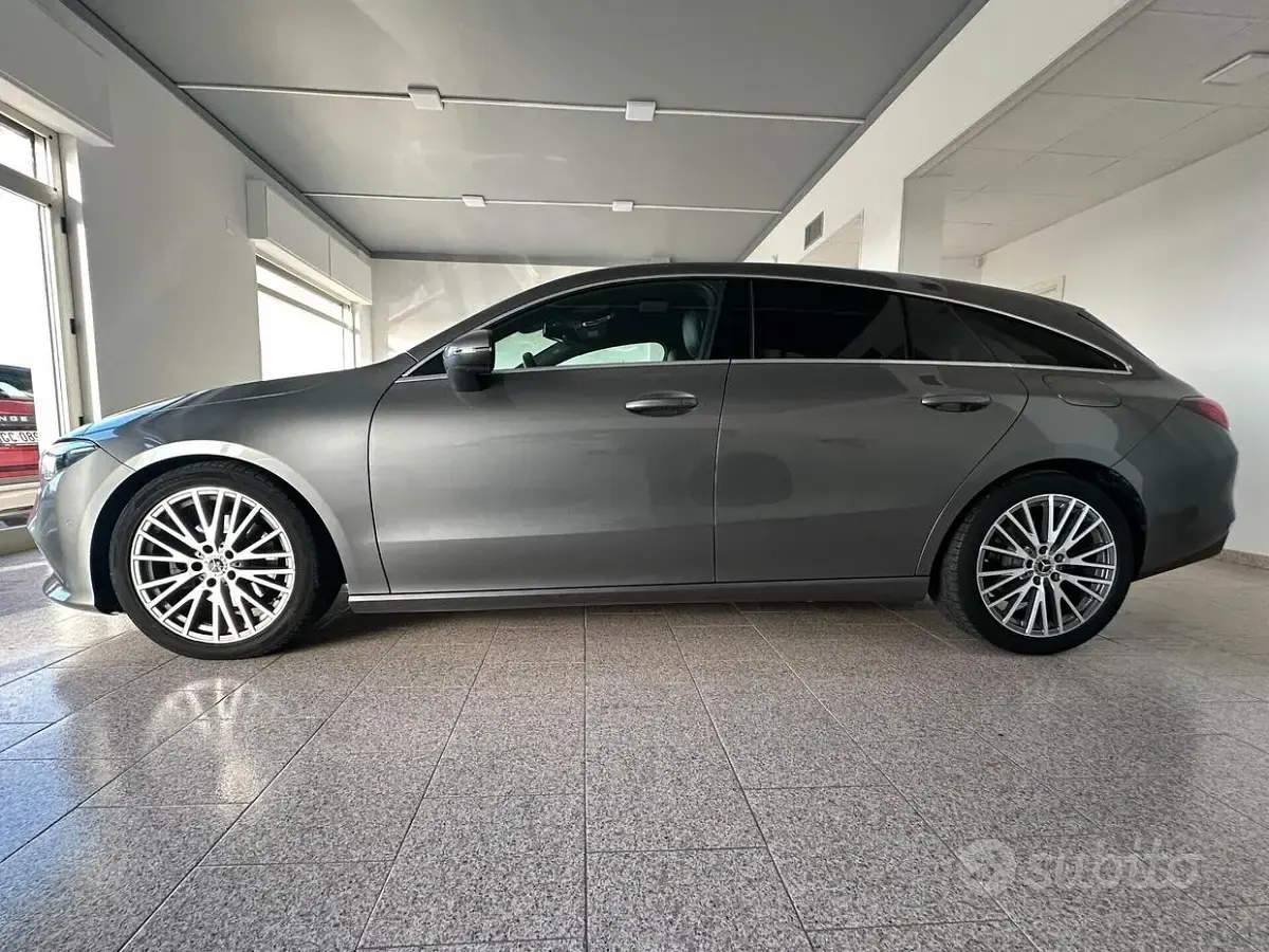 Usata Mercedes CLA200 Premium 150 CV (110 kW) 2021 Grigio Station wagon