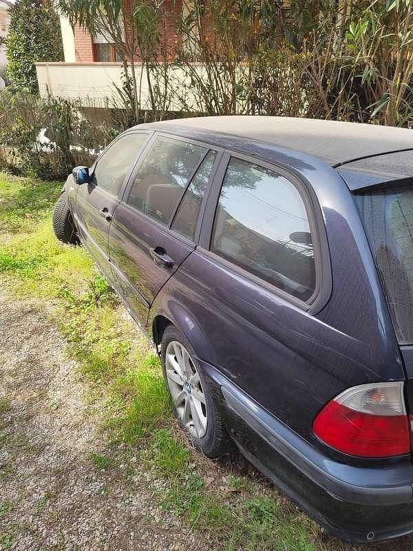 Usata BMW 320 150 CV (110 kW) 2004 Blu/azzurro Station wagon