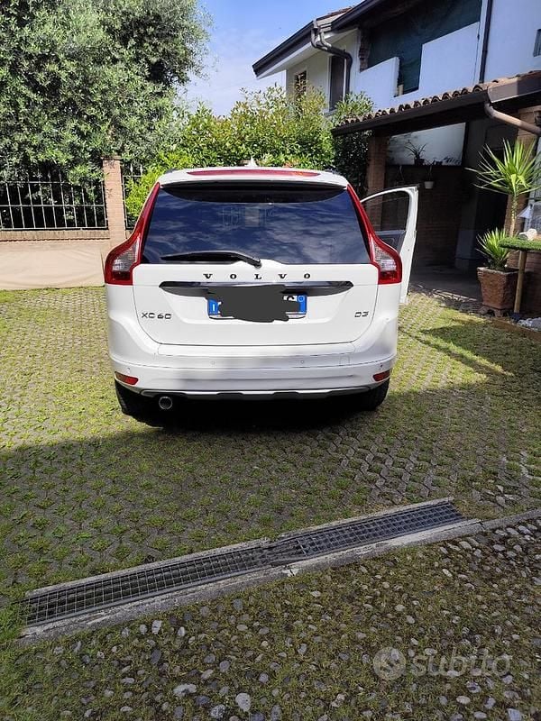 Usata Volvo XC60 163 CV (119 kW) 2016 Bianco SUV