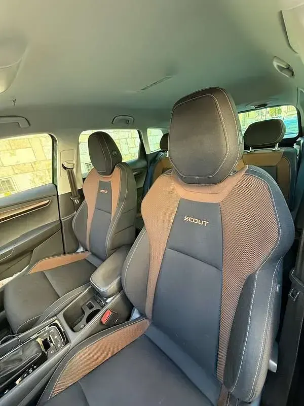 Usata Skoda Karoq Scout 4x4 190 CV (139 kW) 2019 Verde SUV
