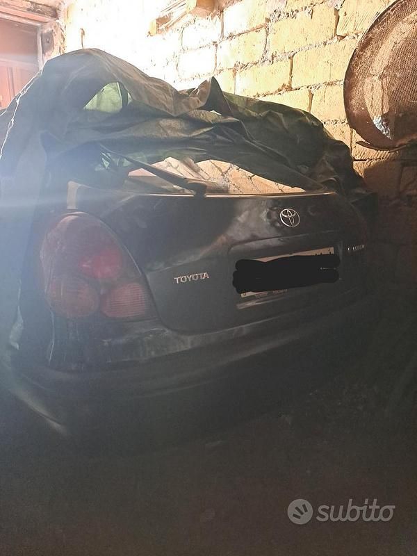 Usata Toyota Corolla 86 CV (63 kW) 1998 Nero Utilitaria