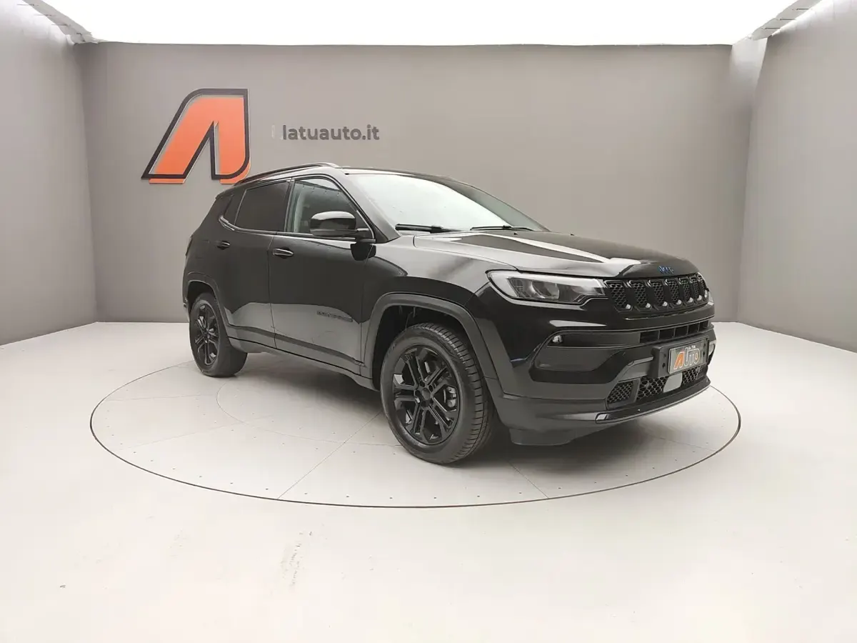 Usata Jeep Compass Night Eagle 190 CV (139 kW) 2024 Solid black SUV