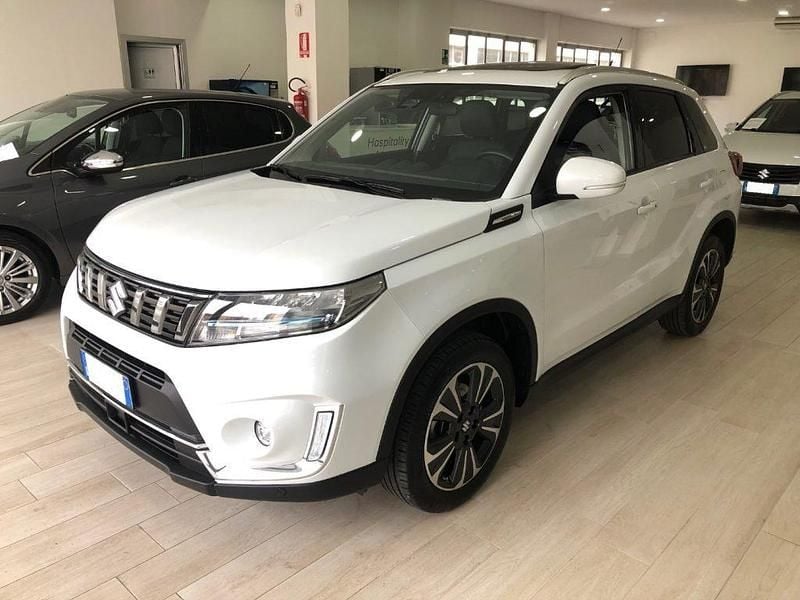 Usata Suzuki Vitara 114 CV (83 kW) 2022 Argento SUV