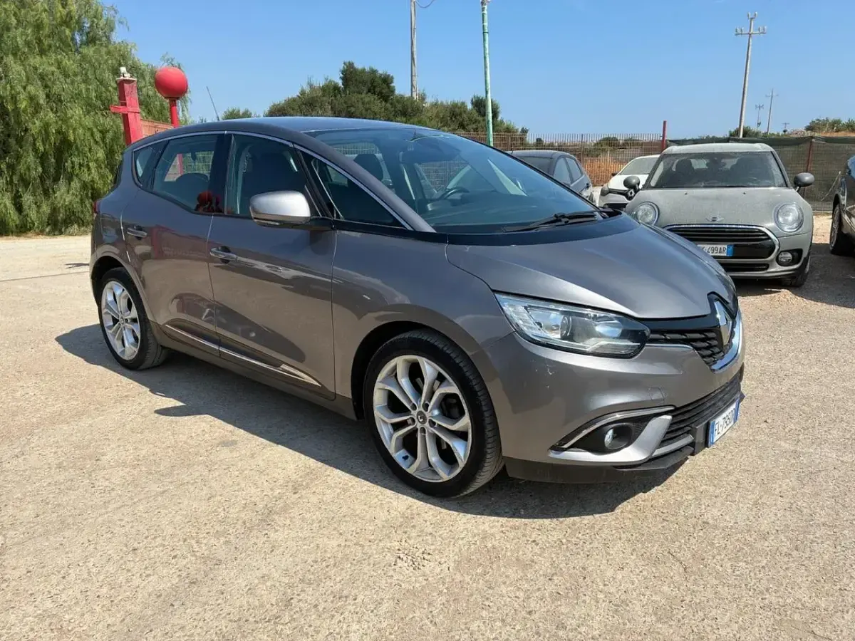 Usata Renault Scénic III Bose Edition 110 CV (80 kW) 2017 Grigio Monovolume