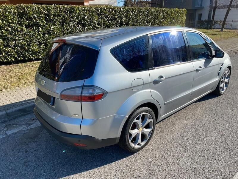 Usata Ford S-MAX Titanium 131 CV (96 kW) 2008 Grigio Monovolume