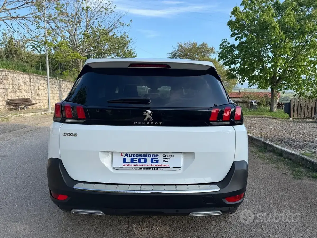 Usata Peugeot 5008 Allure 131 CV (96 kW) 2019 Bianco SUV