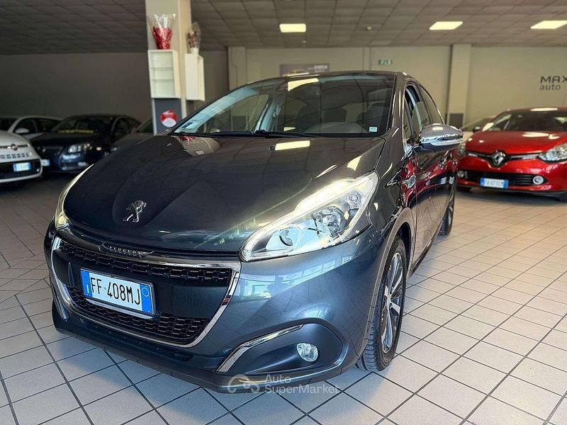 Other Usata 2016 Peugeot 208 Allure Due volumi | 6500 € (Buon prezzo) - Immagine 1/4