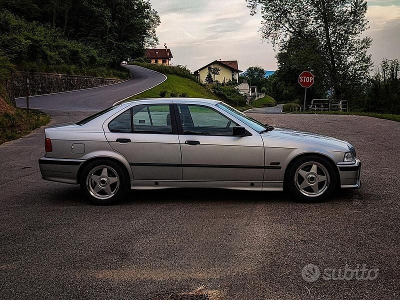 Usata BMW 320 150 CV (110 kW) 1991 Grigio Berlina