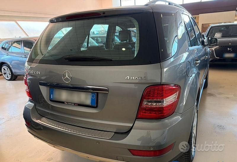 Usata Mercedes ML350 231 CV (169 kW) 2011 Grigio SUV