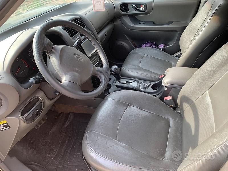 Usata Hyundai Santa Fe 112 CV (82 kW) 2004 Nero SUV