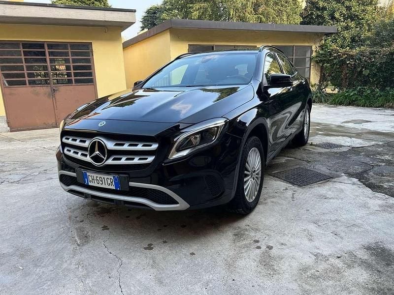 Usata Mercedes 180 Business 122 CV (89 kW) 2019 Nero Berlina