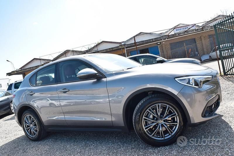 Usata Alfa Romeo Stelvio Executive 180 CV (132 kW) 2017 Grigio SUV