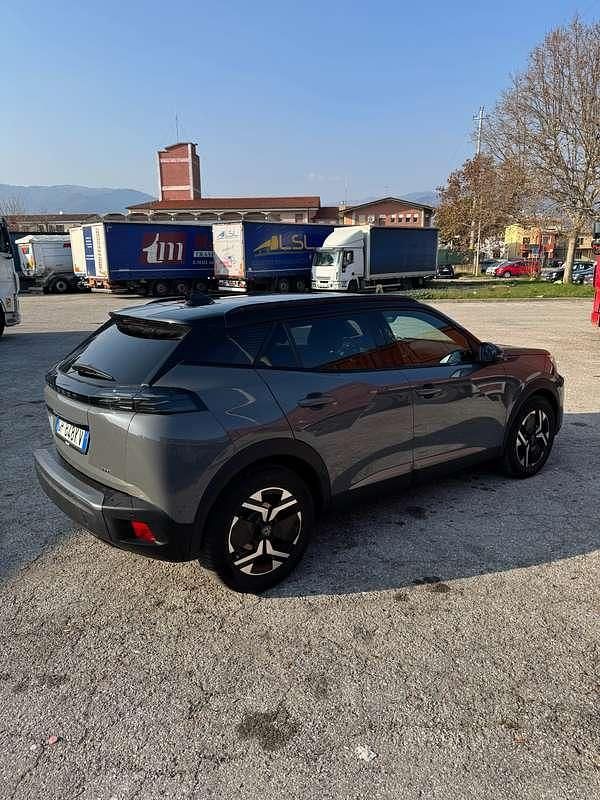 Usata Peugeot e-2008 GT 61 kW (84 CV) 2023 Grigio SUV