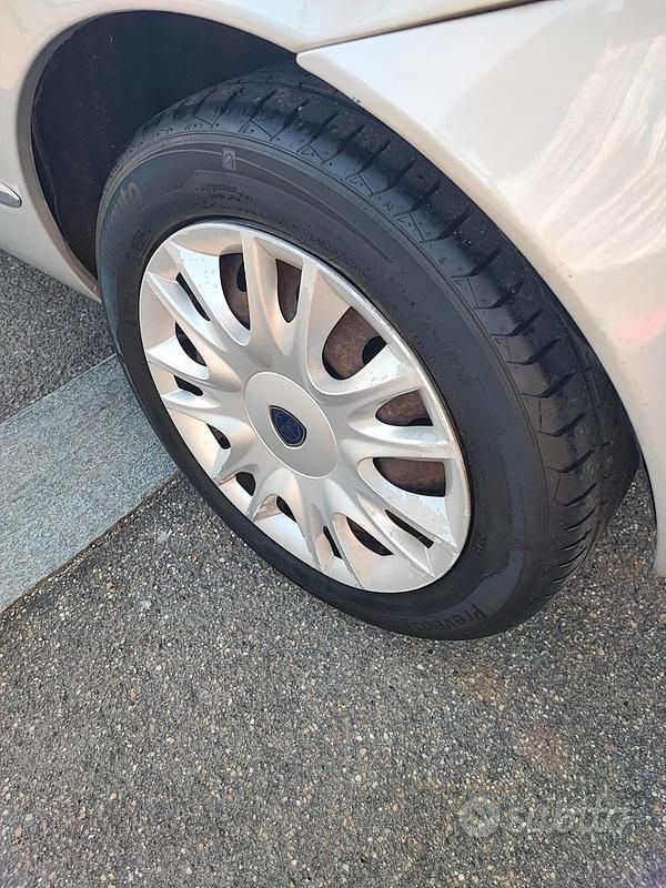 Usata Lancia Ypsilon 60 CV (44 kW) 2008 Grigio Utilitaria