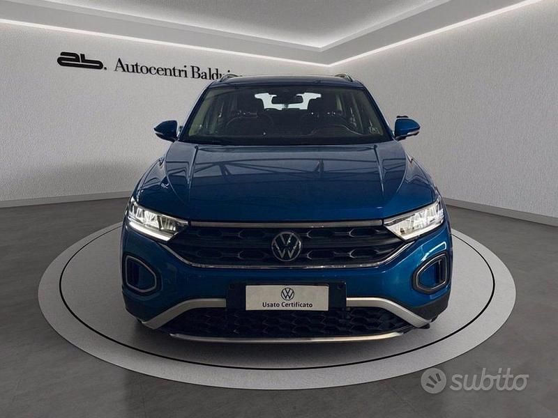 Usata VW T-Roc Life 150 CV (110 kW) 2023 Blue reef metalizzato SUV