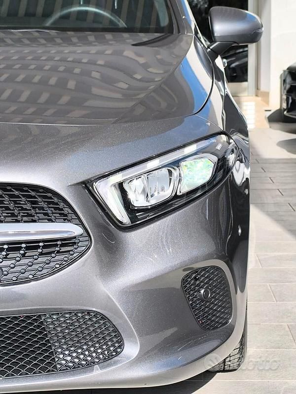 Usata Mercedes A180 Business 116 CV (85 kW) 2021 Grigio Berlina