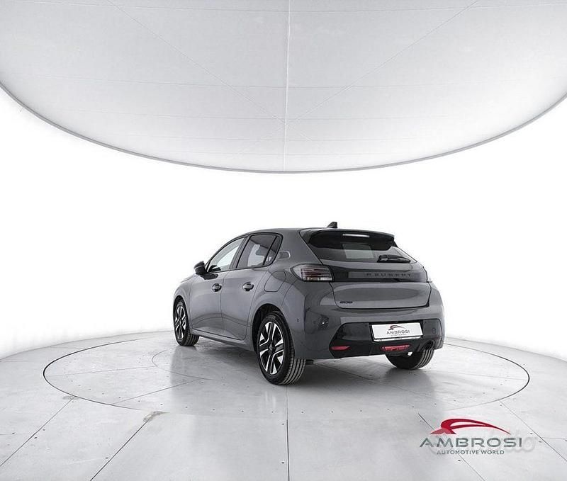 Usata Peugeot 208 Allure 101 CV (74 kW) 2024 Blu Utilitaria