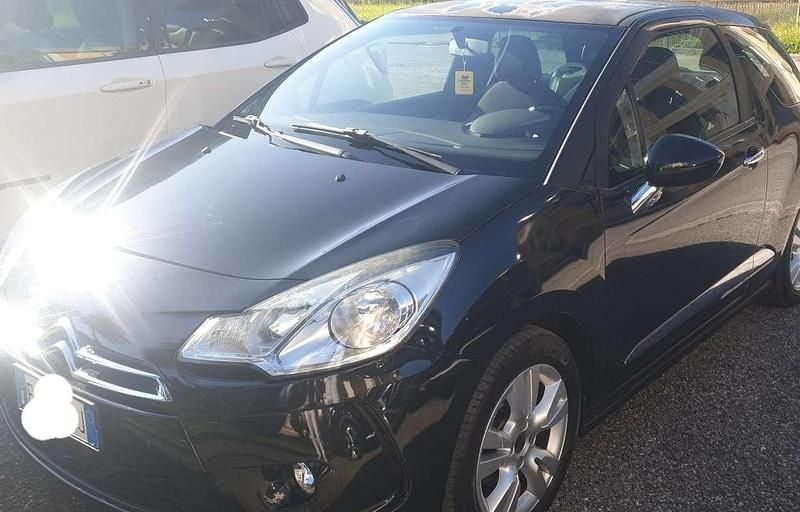 Usata Citroën DS3 Chic 70 CV (51 kW) 2010 Nero Utilitaria