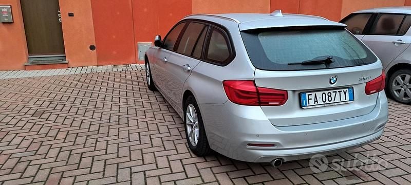 Usata BMW 318 150 CV (110 kW) 2015 Grigio Station wagon