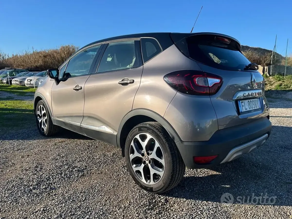Gebraucht Renault Captur Bose Edition 90 PS (66 kW) 2017 Grau SUV