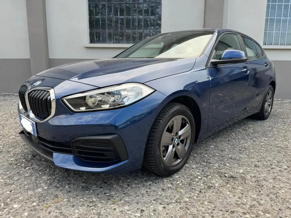 Usata BMW 116 116 CV (85 kW) 2022 Bluazzurro Utilitaria