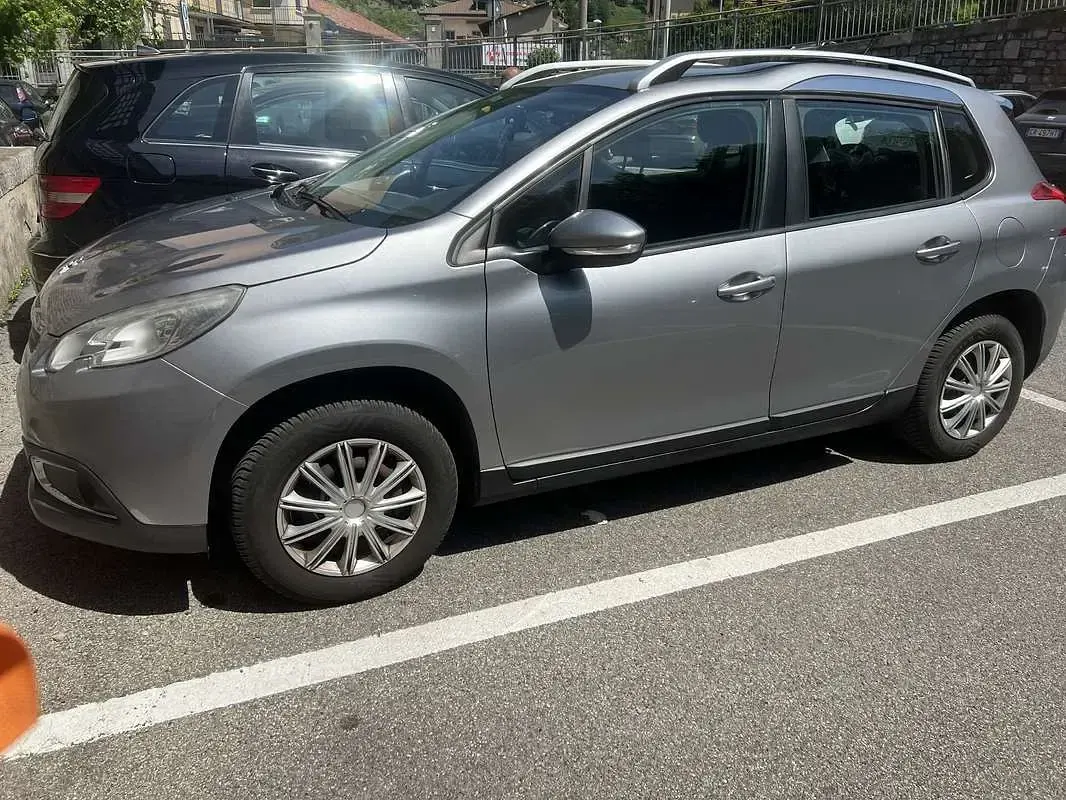 Usata Peugeot 2008 Access 82 CV (60 kW) 2015 Argento SUV