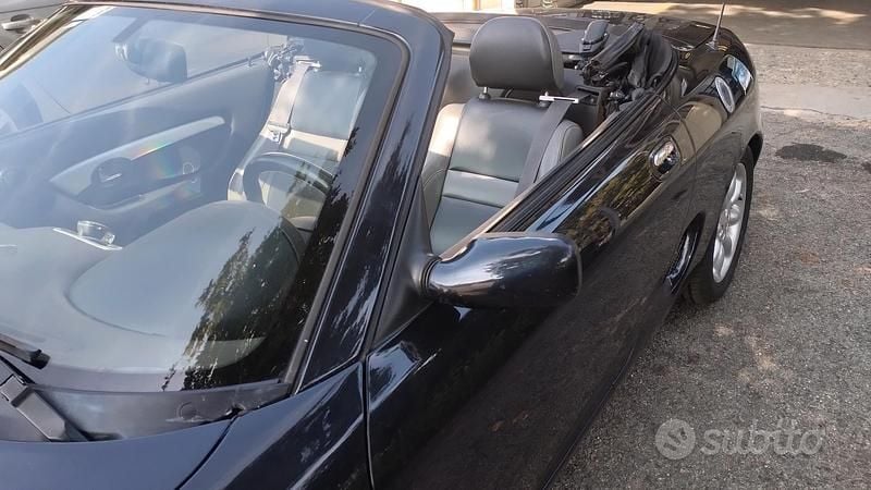 Usata MG F 120 CV (88 kW) 2000 Blu Cabrio
