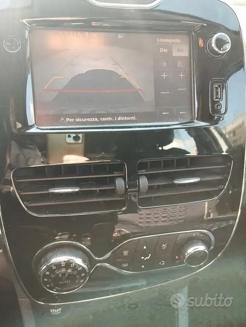 Usata Renault Clio 75 CV (55 kW) 2015 Bianco Station wagon
