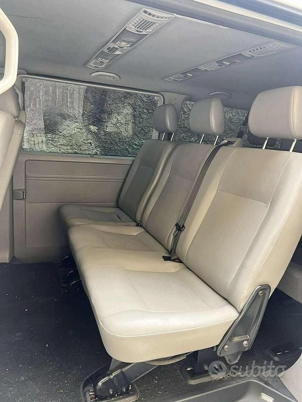 Usata VW Caravelle 2012 Bianco Monovolume