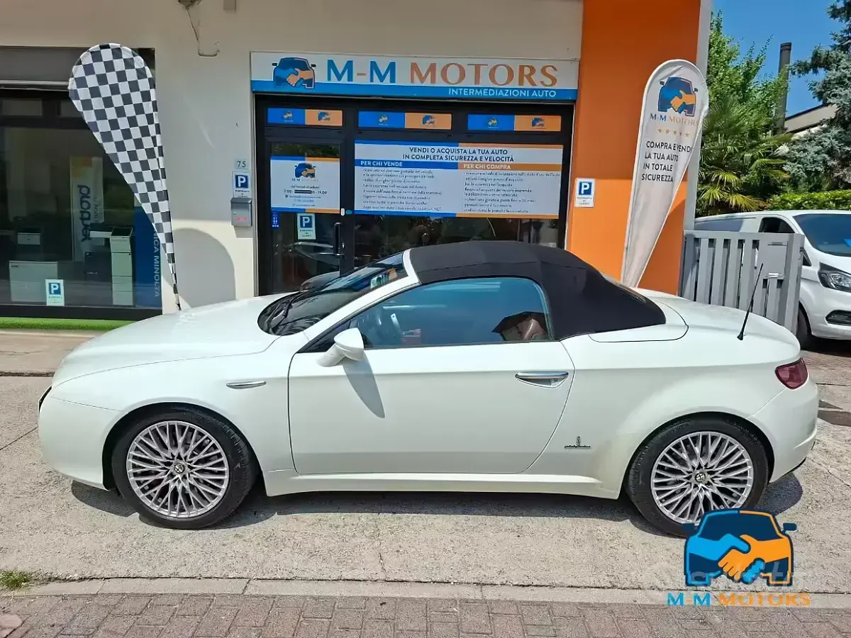 Usata Alfa Romeo Spider 200 CV (147 kW) 2009 Bianco Cabrio