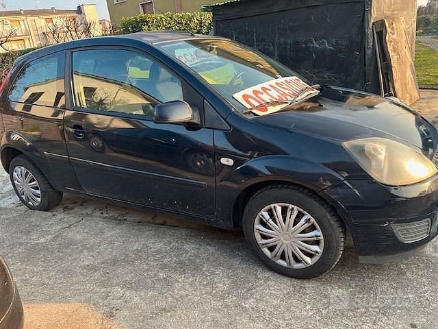 Usata Ford Fiesta 2007 Blu Utilitaria