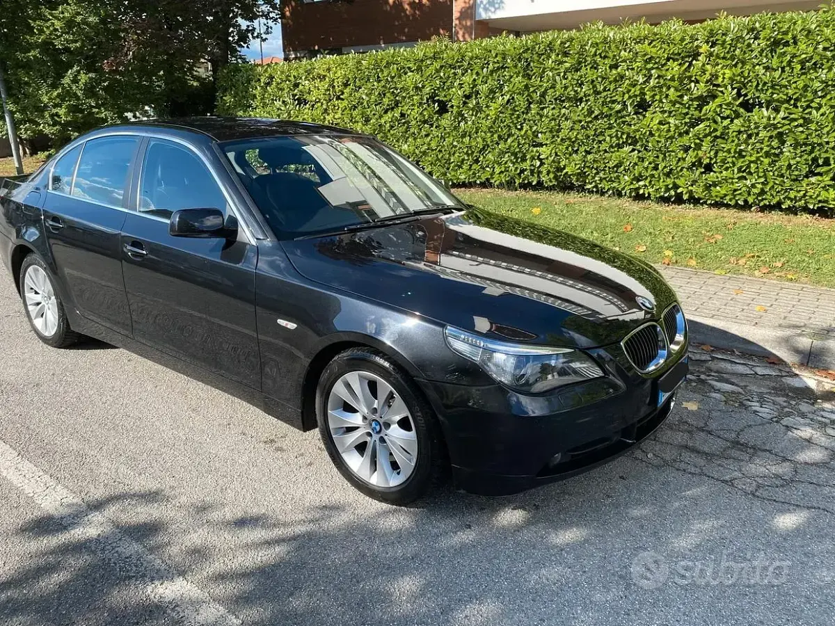 Usata BMW 530 231 CV (169 kW) 2006 Nero Berlina