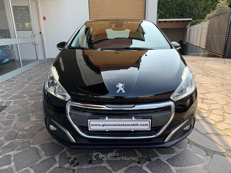 Usata Peugeot 208 Allure 83 CV (61 kW) 2019 Nero Utilitaria